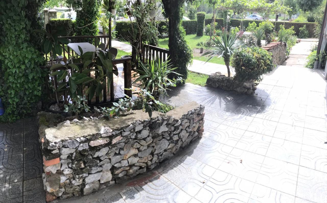 Hotel Venecia Plaza Struga Esterno foto